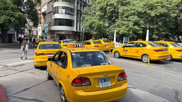 Crisis del taxi en Córdoba: Tarifas un 60% más bajas y caída de rentabilidad frente a las apps