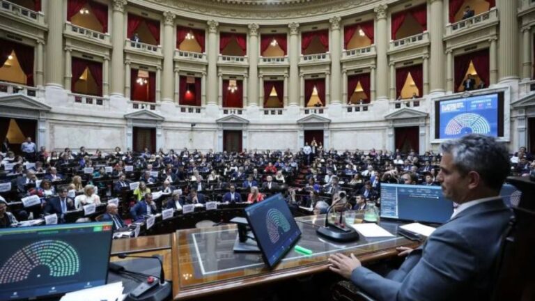 Reforma Laboral en Diputados: Artículos Clave y Paro de la CGT