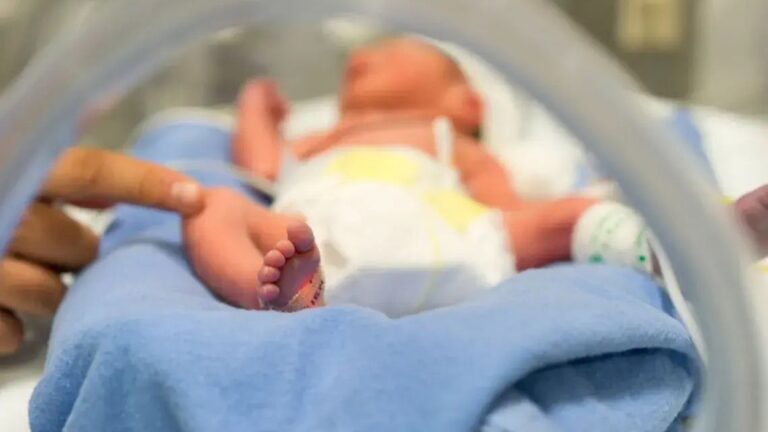 Córdoba: 85% de Bebés Aún Lleva Primero el Apellido del Padre, a Una Década de la Reforma Legal