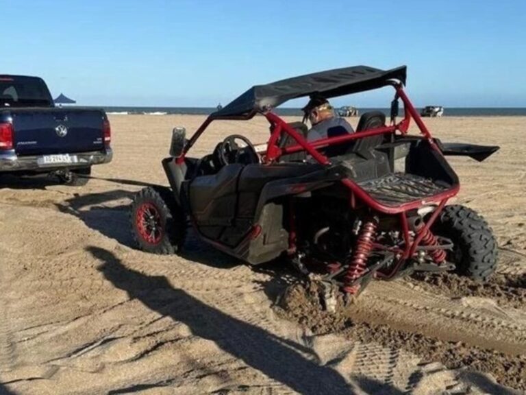 Joven de 25 años en terapia intensiva tras volcar en los médanos de Villa Gesell