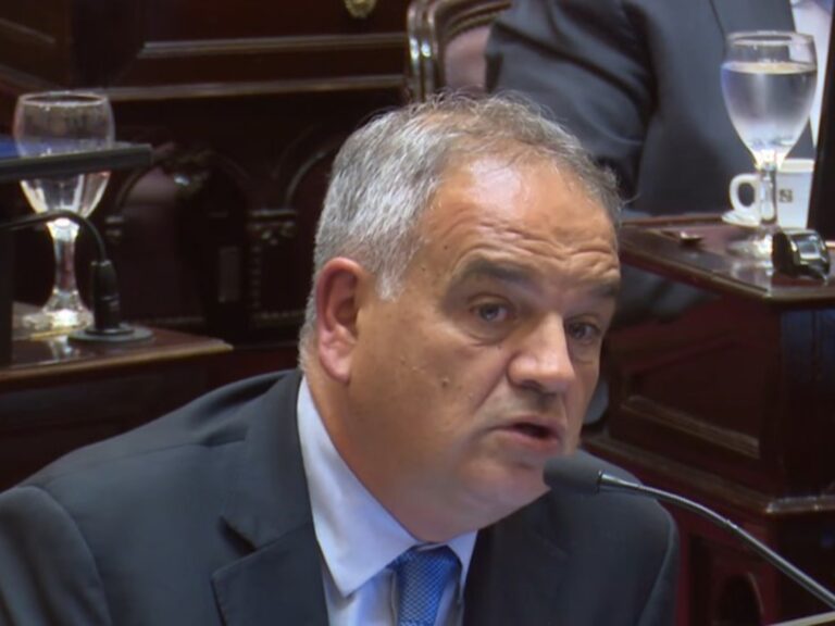 Denuncia: Un senador puntano asegura que la oposición tuvo acceso al borrador final de la reforma laboral antes de la sesión