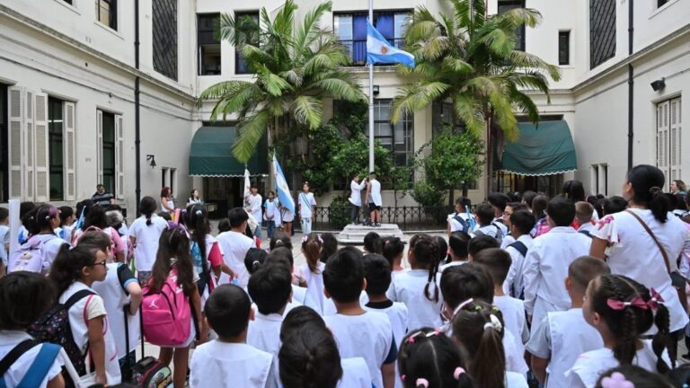 En 2026, más de 700 mil estudiantes quedarán por debajo del mínimo de horas de clase