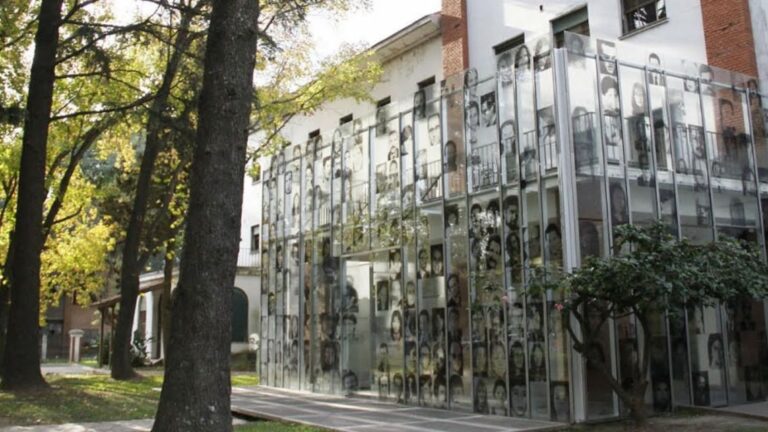 El Gobierno propondría reubicar la Subsecretaría de DDHH de la ex ESMA, casi 50 años después del último golpe militar