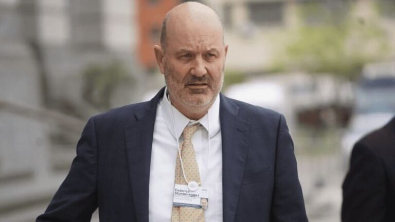 Sturzenegger a la UIA: ‘El comercio no afecta el empleo’