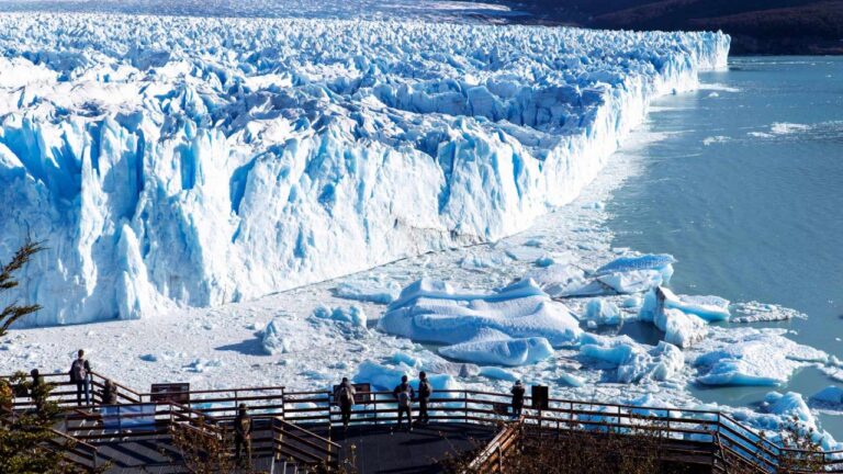 Glaciares en la Mira: Conflicto entre el Medio Ambiente y los Negocios