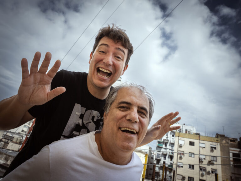 Ariel Tarico y Rolo Villar: Los Humoristas que Ponen en Jaque a los Fanáticos de la Grieta