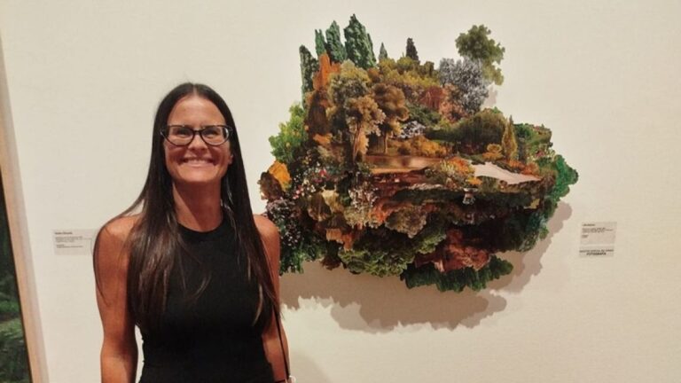 Julia Romano: La Artista que Reinventa el Paisaje Global