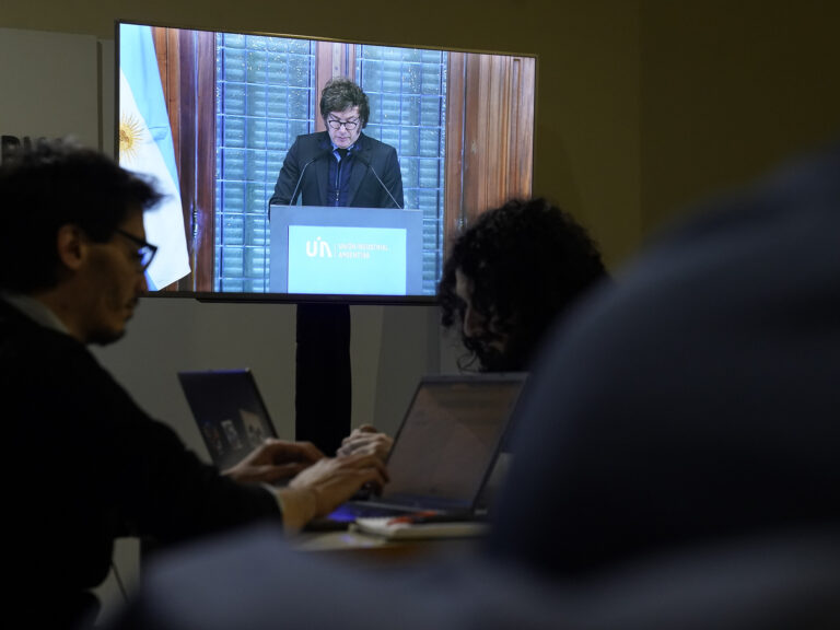 Human Rights Watch alerta sobre la ‘retórica hostil’ del Gobierno hacia periodistas