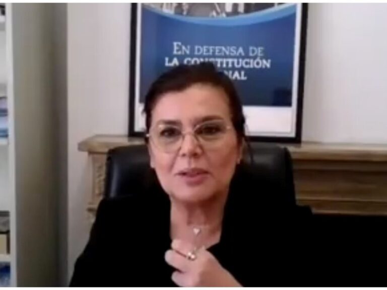 Un Juicio a la Deriva