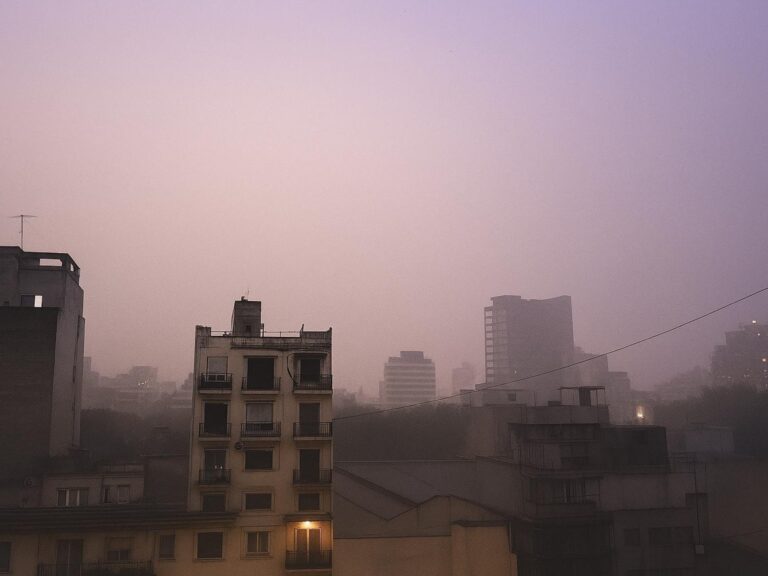 Impactante tormenta azota la Ciudad y el Gran Buenos Aires con truenos y lluvias intensas