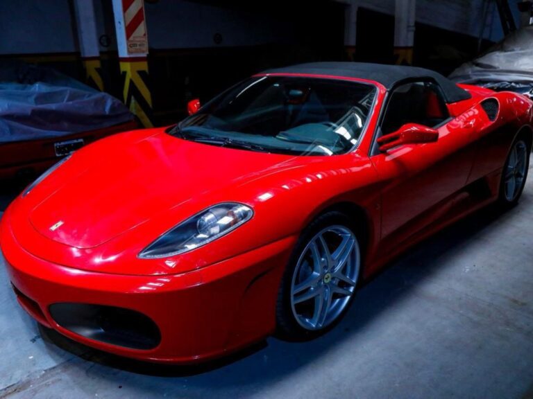 Subastan Ferrari de narcos y recaudan más de 300 mil dólares
