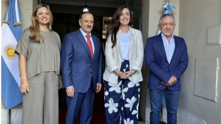 Villarruel Brinda Sonrisas en La Rioja: Encuentros Políticos y Fiesta de la Chaya