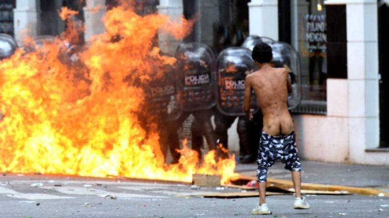 Violencia y detenciones: la CGT protesta contra la reforma laboral