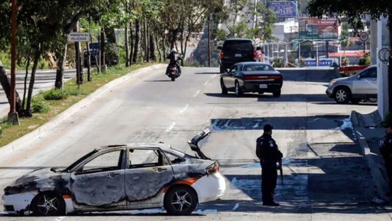 Caos en México: Un turista cordobés cuenta cómo vivió las calles vacías, vuelos cancelados y autos en llamas tras la caída del narco