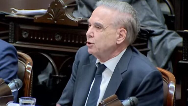 Pichetto: ‘El Gobierno pone en riesgo la vida de los trabajadores de Aluar’