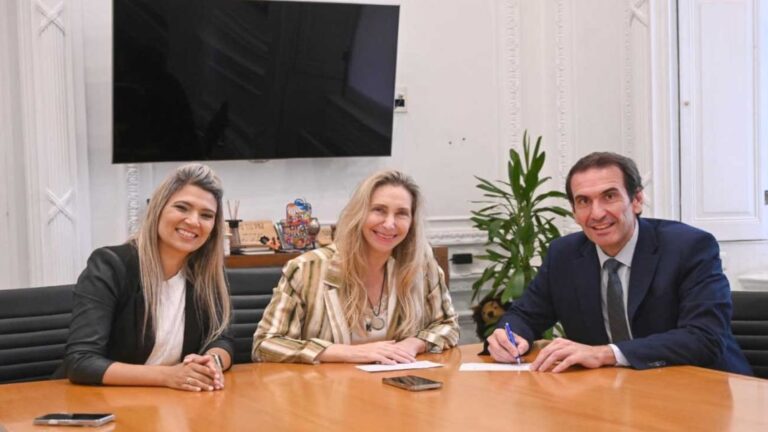 El senador Pablo Cervi se une a LLA, robusteciendo al bloque oficialista antes del debate sobre la reforma laboral