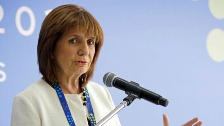 Bullrich arrincona al kirchnerismo en el Senado: triunfo inesperado, crisis interna