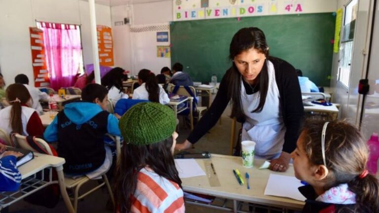 ¡Adiós a las faltas! Córdoba impulsa la asistencia en aulas pese a viajes y frío