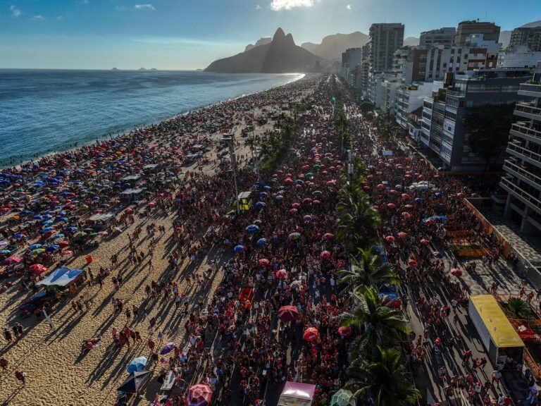¿Vas a Carnaval 2026 en Brasil? Consejos para evitar estafas con PIX y tarjetas
