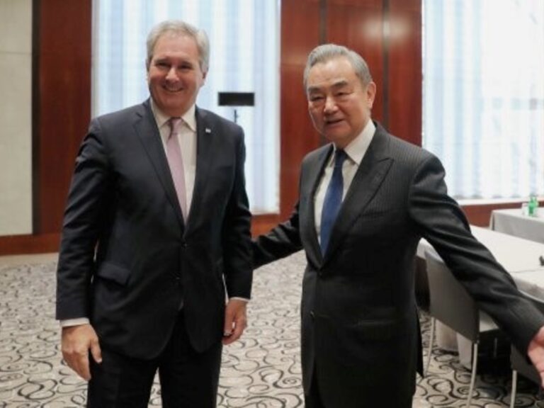 China Responde Decididamente al Acuerdo Comercial entre Milei y Trump