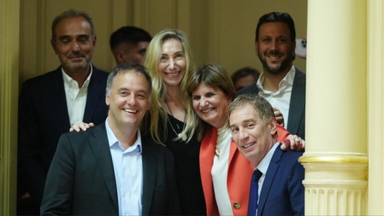 El Gobierno festeja con risas y tuits la media sanción de la Reforma Laboral