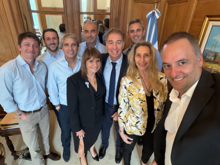 Entusiasmo por las nuevas leyes y expectación ante el discurso de Milei