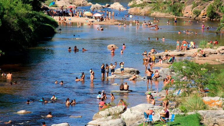 Córdoba brilla este verano con 3,5 millones de turistas y ocupaciones del 97% en sus destinos clave