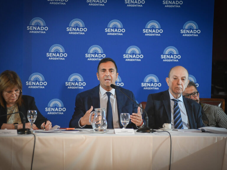 Decisiones en Debate: Claves del Conflicto entre Gremios y Empresarios