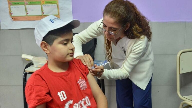 Salud insta a padres a completar la vacunación de sus hijos