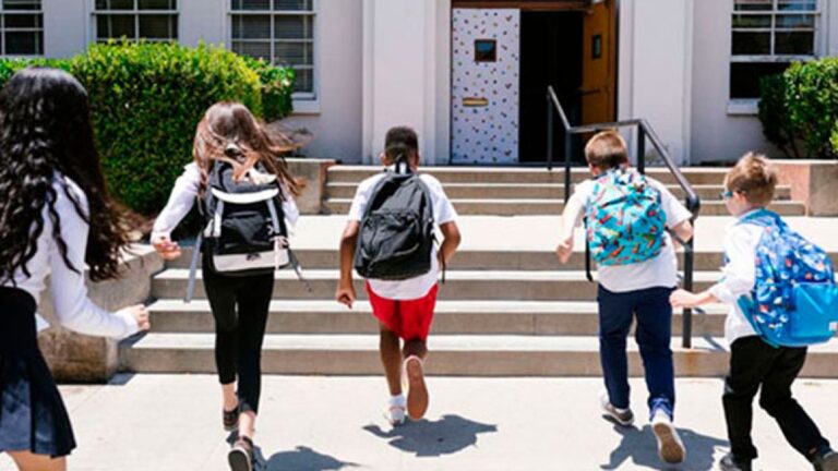 Regreso a Clases 2026: Tips para Aliviar la Ansiedad de los Niños el Primer Día