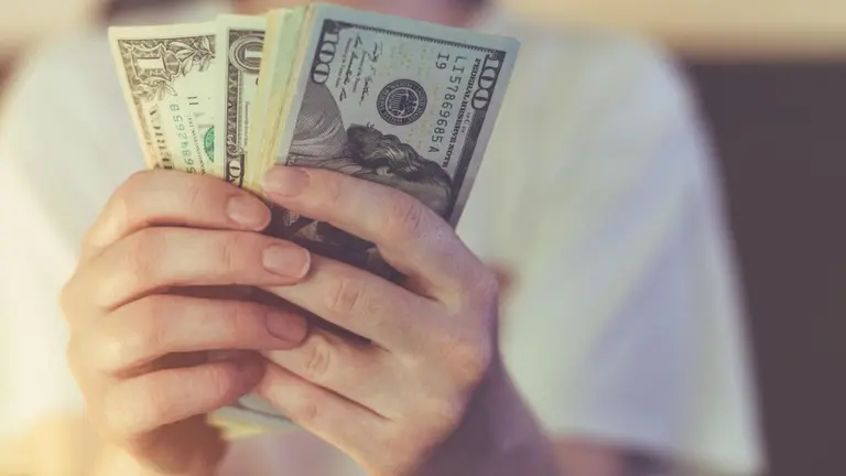 El dólar blue se toma otro respiro y los financieros concluyeron en alza