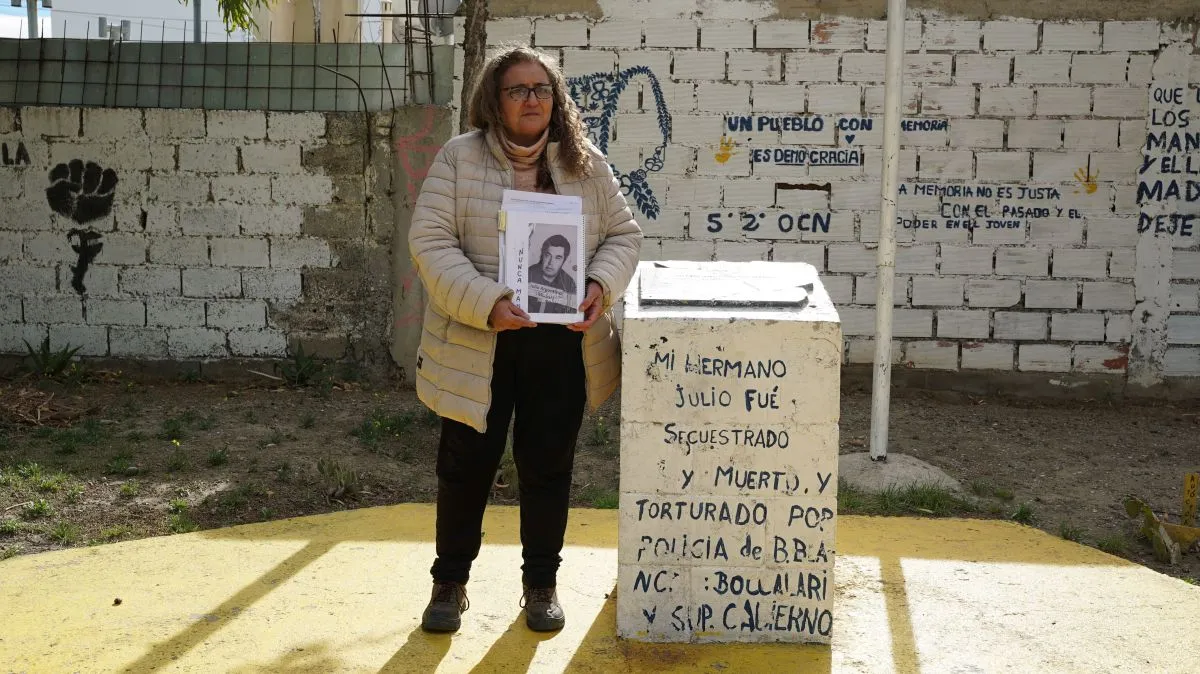 Mónica Mussi en la plazoleta