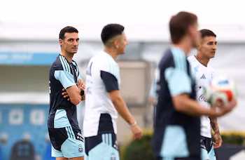 Lionel Scaloni define el equipo de Argentina