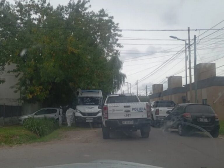Asegura que realizó exhibiciones obscenas frente a sus hijos
