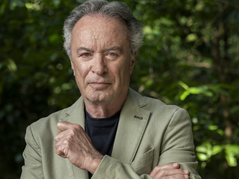 Oscar Martínez: Un defensor contra el machismo y la estigmatización cultural