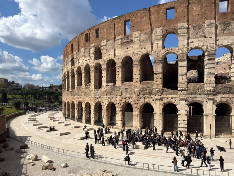 Reviven el mármol del Coliseo romano, pero surge la controversia