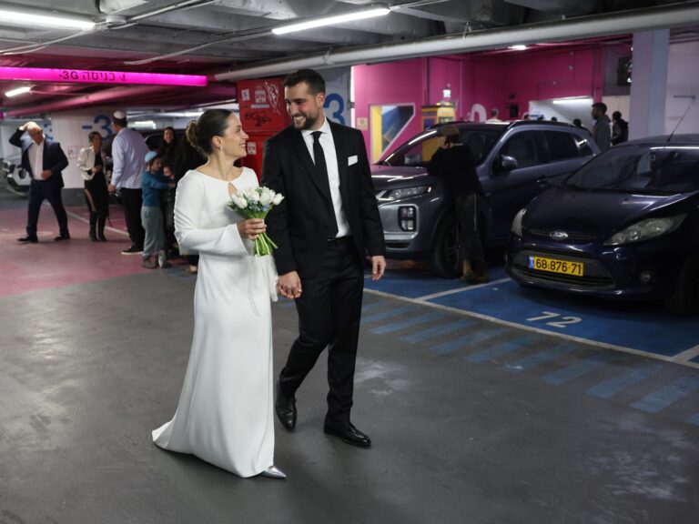Un argentino en Israel: boda en un refugio de un shopping, entre alarmas y sirenas