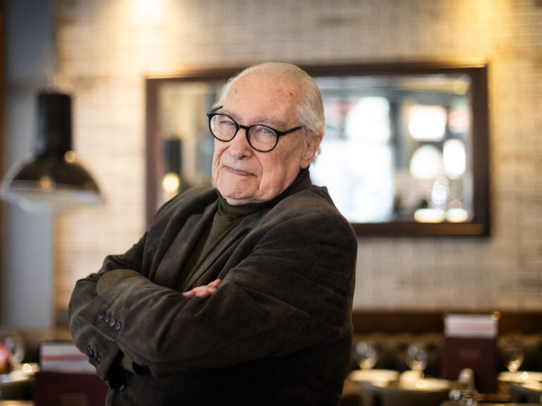 Adiós a Rómulo Berruti: Pionero del Cine en TV y Maestro de la Crítica Cinematográfica