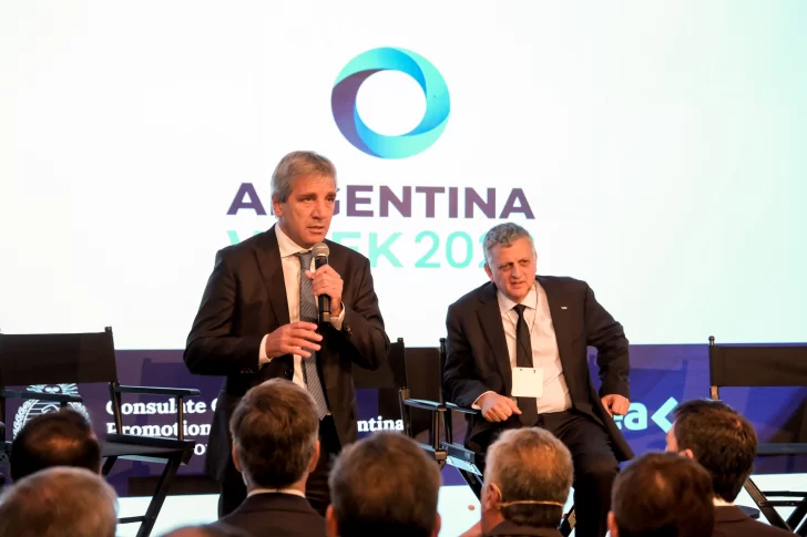 Ministro de Economía y presidente de YPF