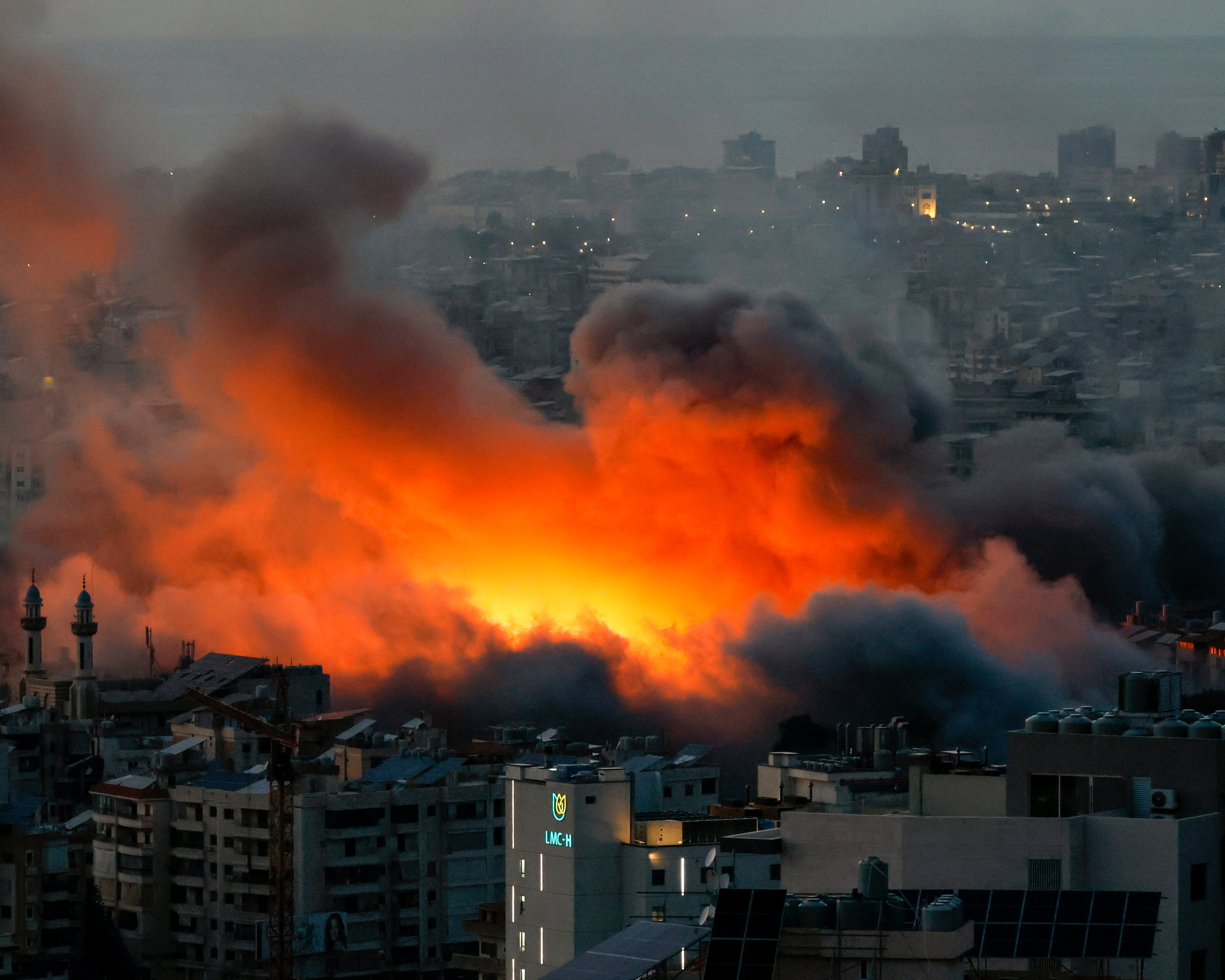 Explosiones en Beirut tras un ataque aéreo israelí