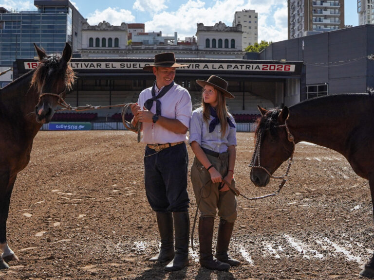 Un Psicólogo y su Hija de 13 Años Arrasan en la Final Nacional de Paleteadas Camperas