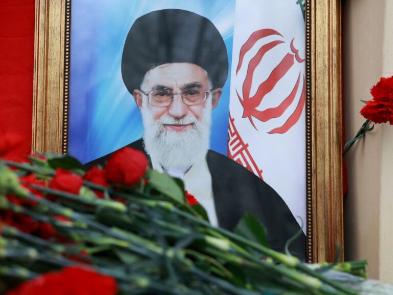 Asesinan al líder supremo de Irán: clave en el atentado a la AMIA