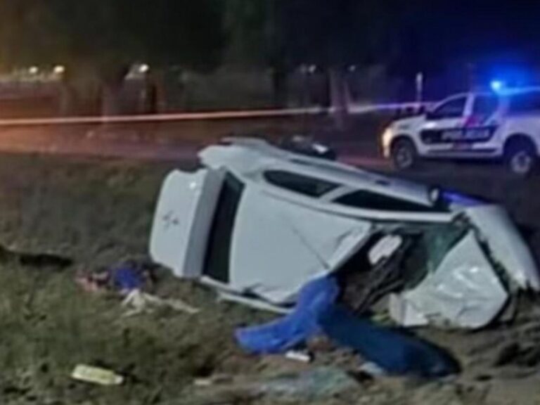 Tragedia en San Juan: Familia de tres muere en choque al intentar sobrepasar un camión.