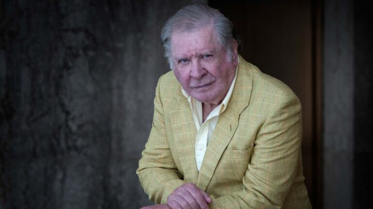 Arturo Puig: «El teatro, un refugio sanador»