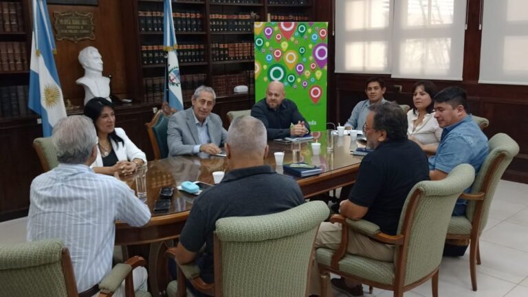 Corrientes: Conflicto docente por aumento salarial del 6%, gremios lo ven insuficiente