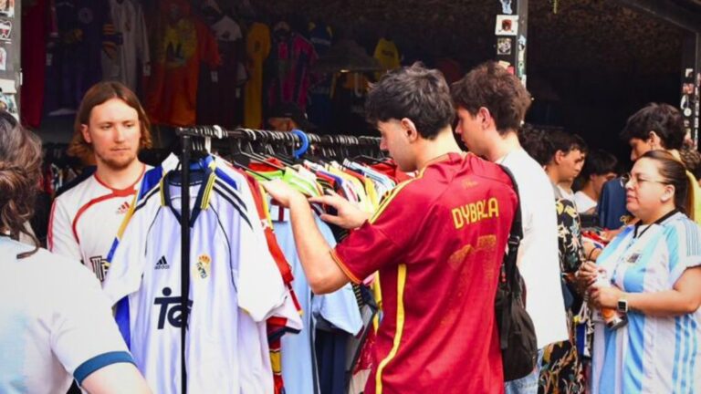 Camisetazo en el Buen Pastor: La feria de fútbol que une a hinchas con 1,500 camisetas