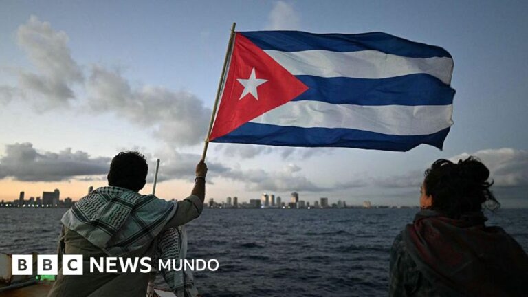 Petrolero ruso llega a Cuba con autorización de Trump, a pesar del bloqueo de EE.UU.