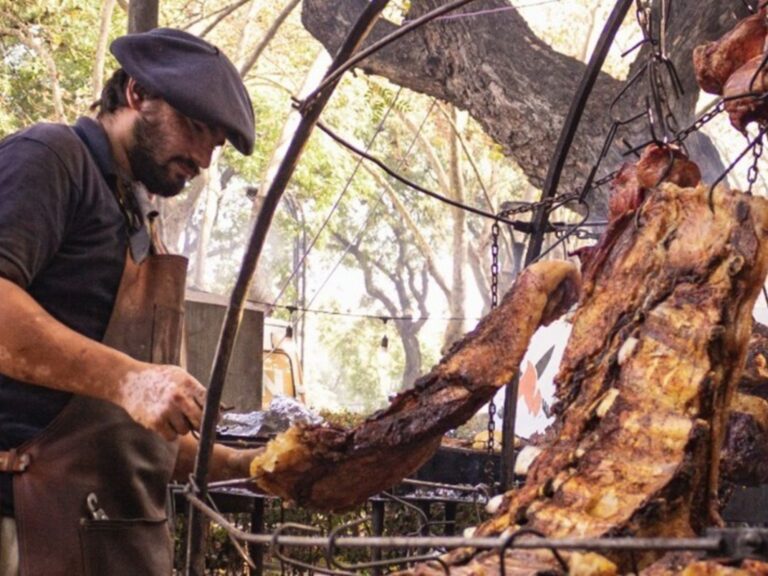 Disfruta asado, achuras y chorizos al aire libre en Palermo desde $15,000
