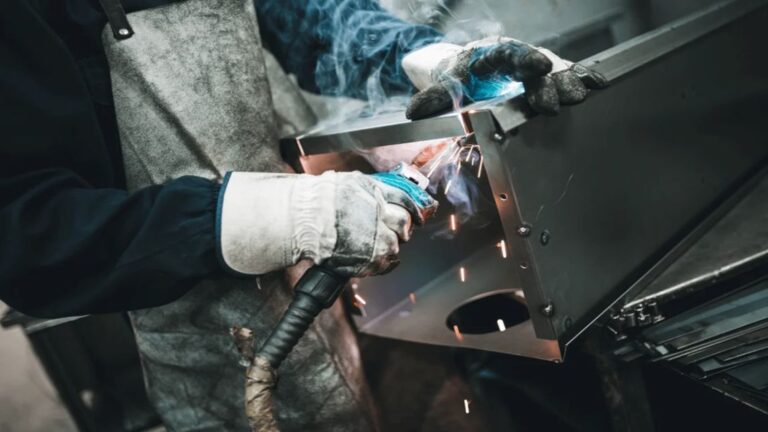 La producción metalúrgica cayó un 4,1% en marzo de 2026