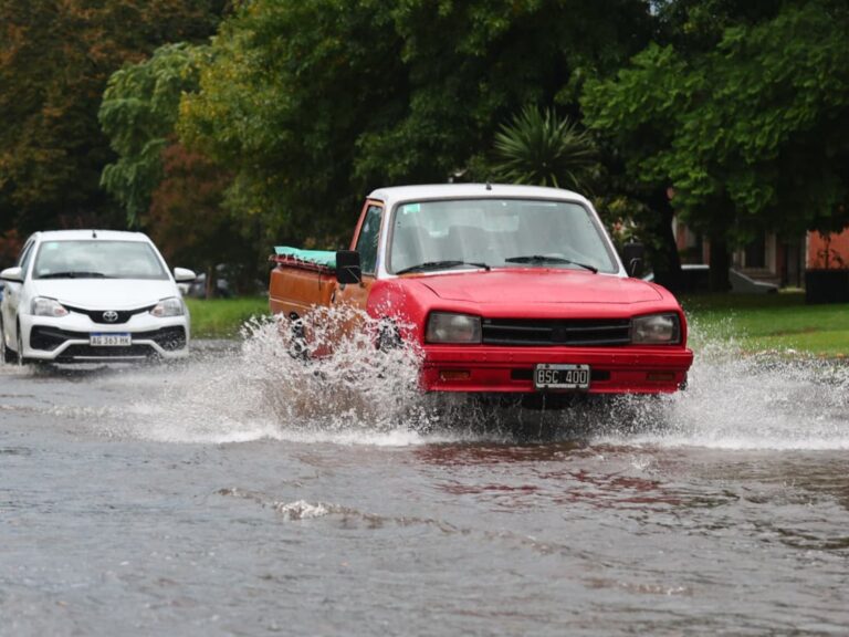 Temporal en Mar del Plata: Barrios inundados y se anticipan más lluvias y vientos
